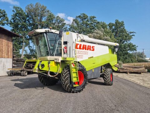 <strong>CLAAS Lexion 450</strong><br />