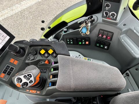 CLAAS ARION 660