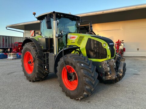 CLAAS Axion 870