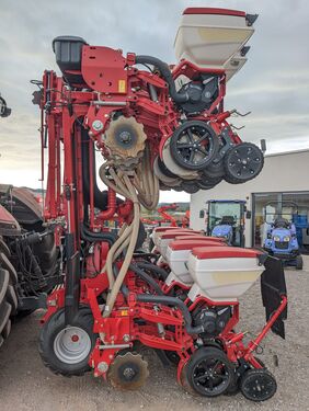 Kverneland OptimaF SX 12reihig mit Düngerausrüstung