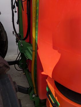 Jessernigg 15m Spritze mit Fronttank