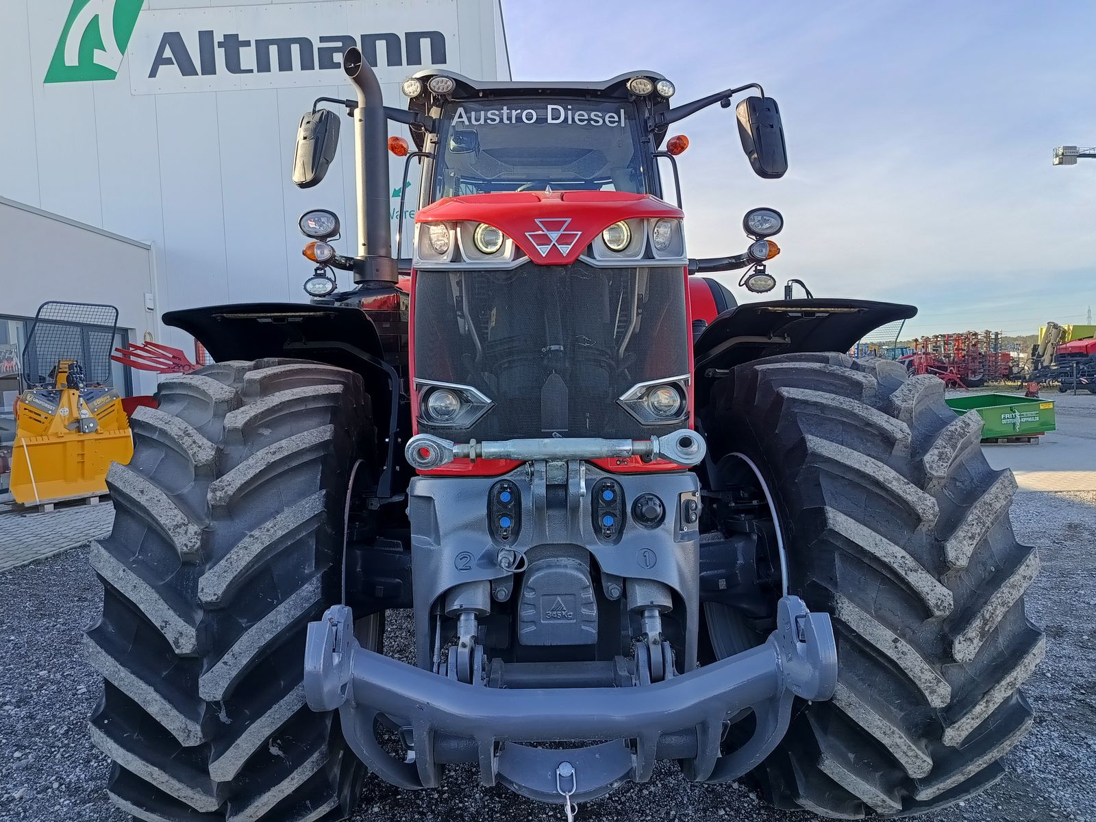 Massey Ferguson MF 8740 S Exclusive (Stage V) 3