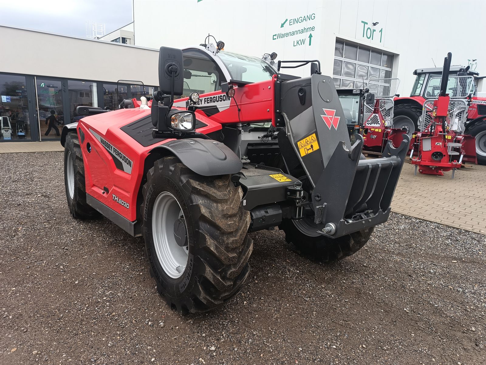 Massey Ferguson TH6030 2