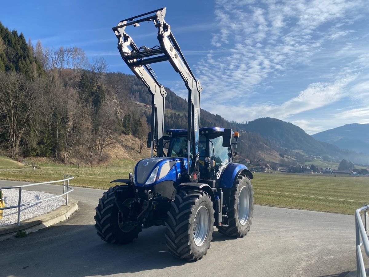 New Holland T7.225 Auto Command SideWinder II (Stage V) 2