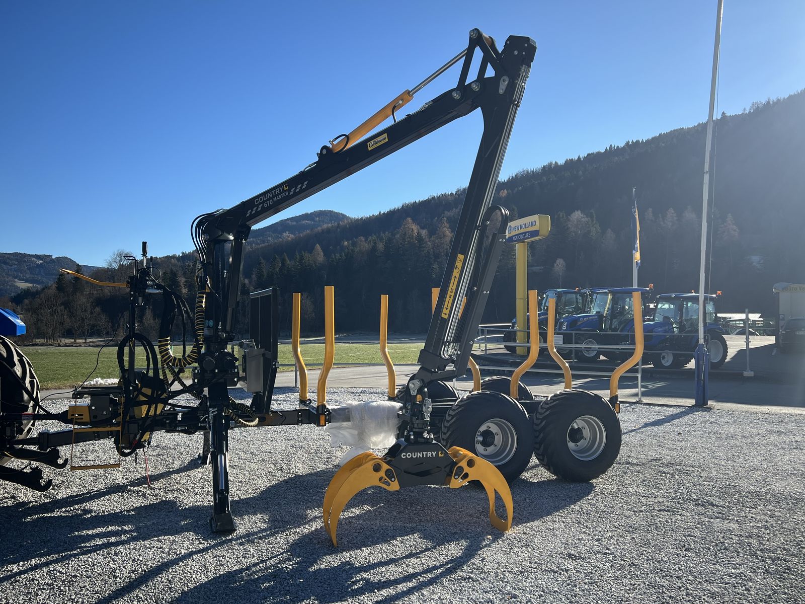 Country 70S mit Kran 670 Master 1