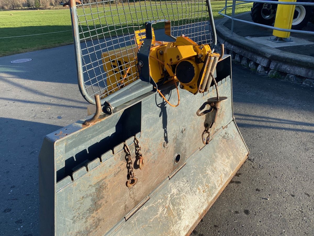 Uniforest 85G + Hydr. Schild 2,10m & Funk 2