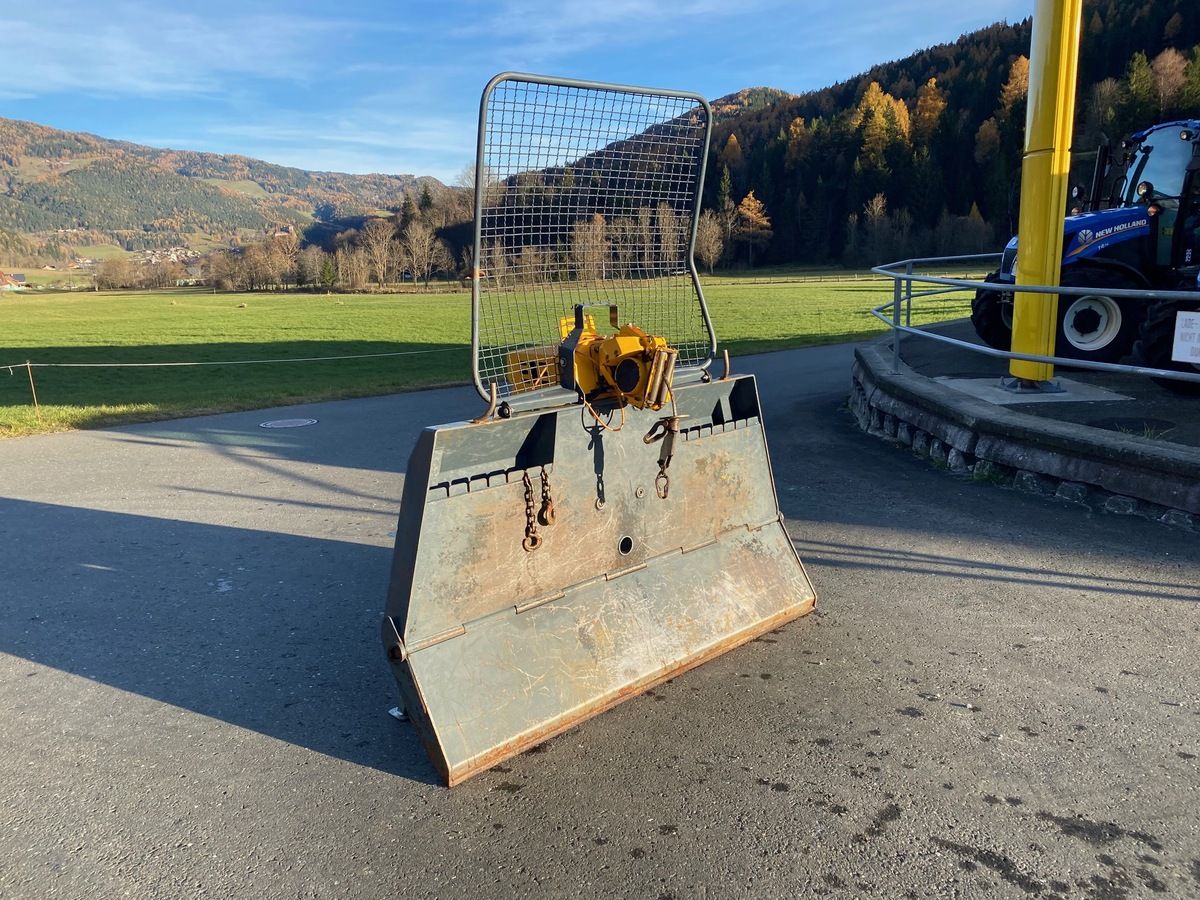 Uniforest 85G + Hydr. Schild 2,10m & Funk 3