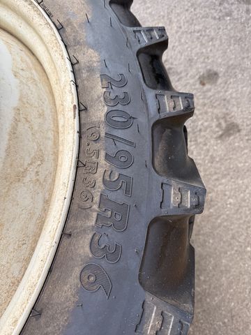 Sonstige 230/95R36