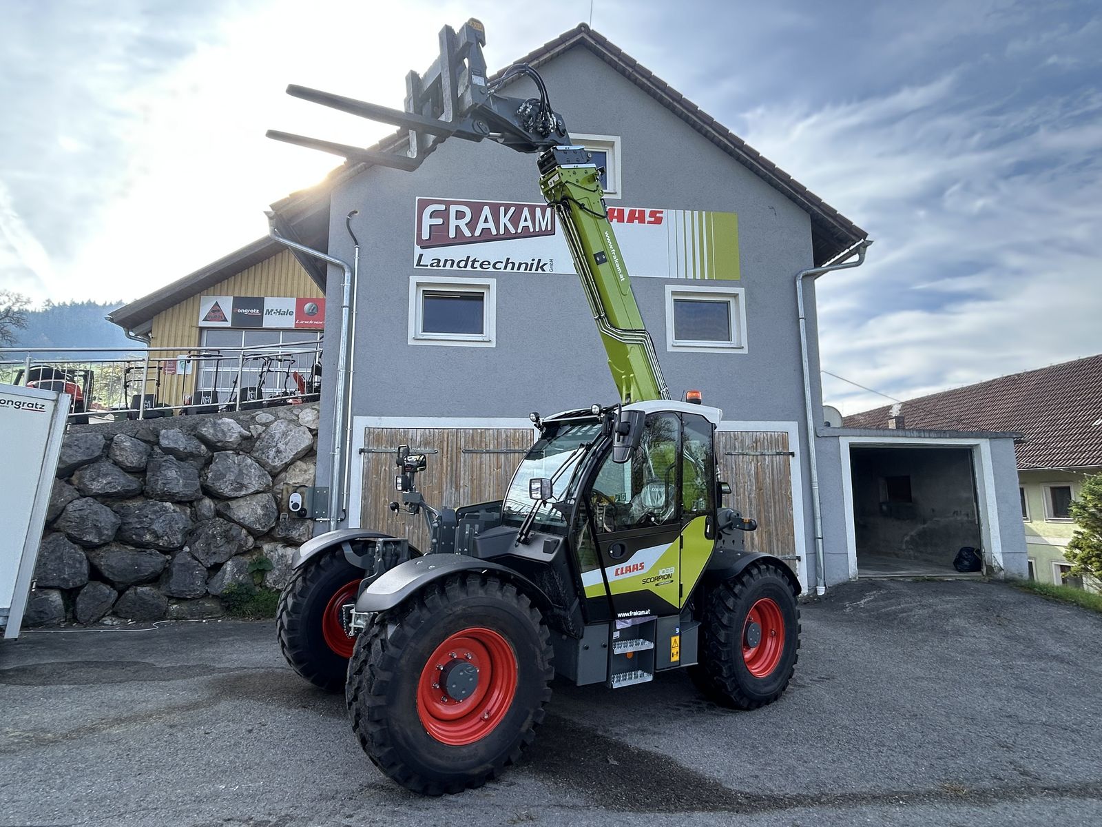 Claas Scorpion 1033 1