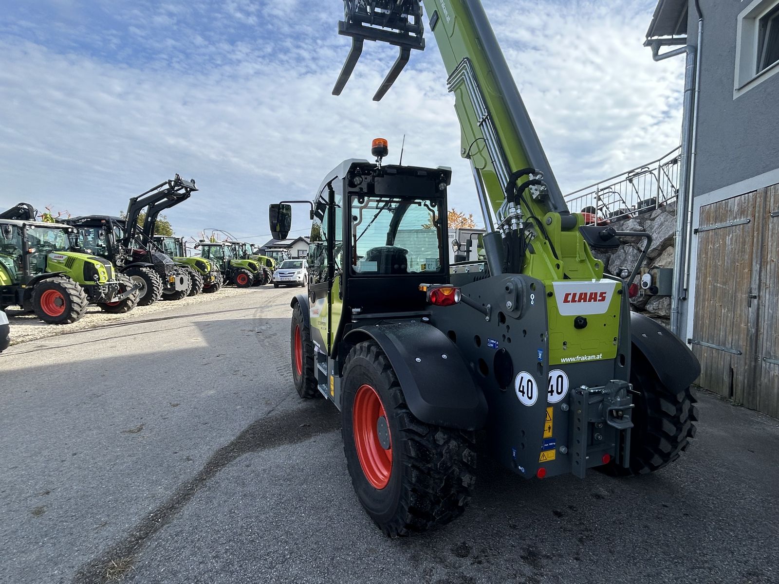 Claas Scorpion 1033 3