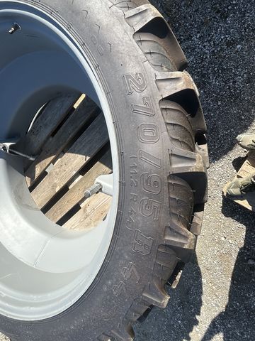 Taurus Zwillingsräder 270/95 R44