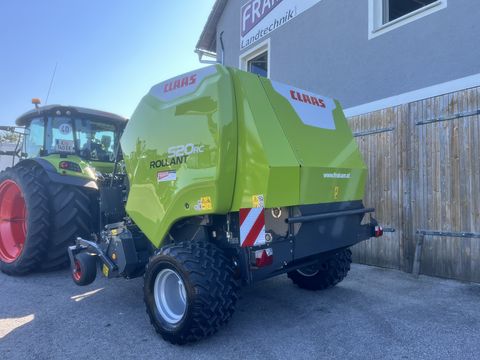 Claas Rollant 520RC