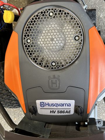 Husqvarna  Rider R 216 T AWD