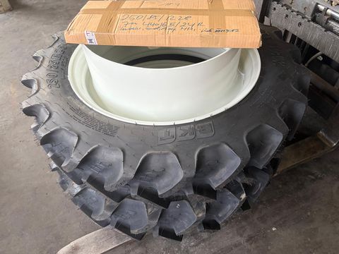 Trinker Zwillingsräder 250/85R28 zu 440/65R24