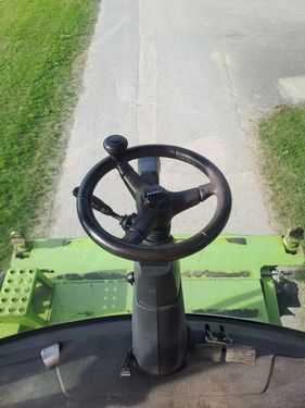 Claas Tucano 330