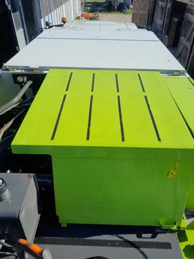 Claas Tucano 330