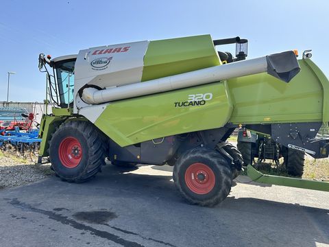 Claas Tucano 320