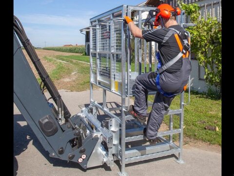 Fliegl Arbeitsbühne HOCH mit Euro-Aufnahme 3