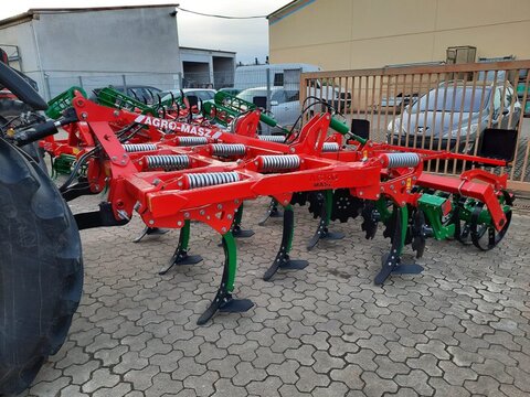 Agro-Masz Runner 30 + Federstempelwalze 600 + hydr. Randsc