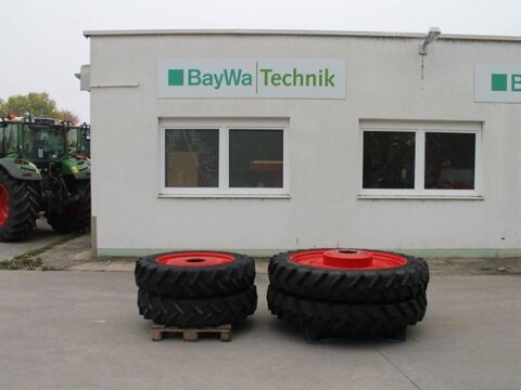 BKT 270/95 R32 + 270/95 R48