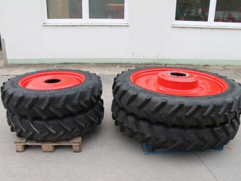 BKT 270/95 R32 + 270/95 R48 2
