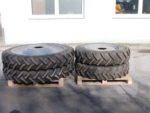 BKT 270/95 R32 + 270/95 R48 2