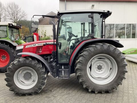 Massey Ferguson 4708 M ESSENTIAL 3