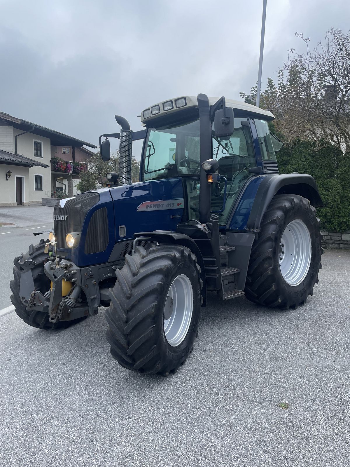 Fendt 415 Vario 1