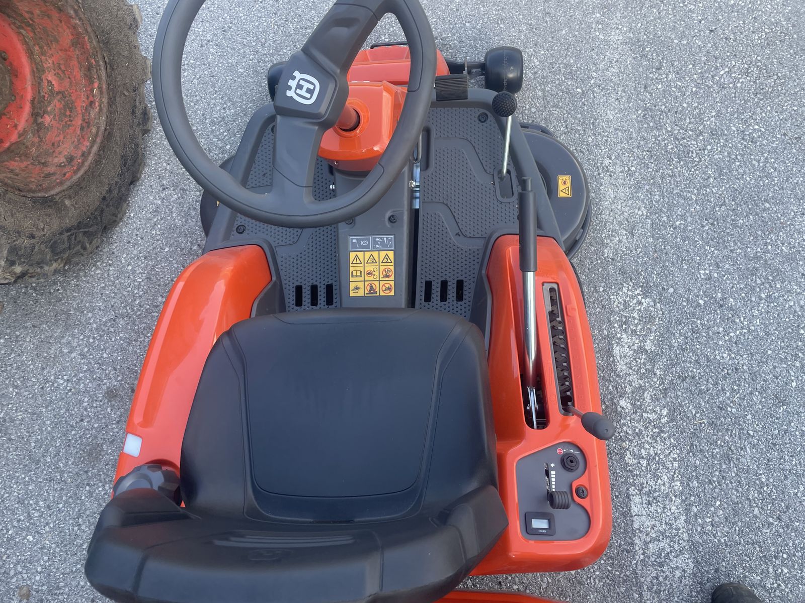 Husqvarna Rider R 214 TC 2