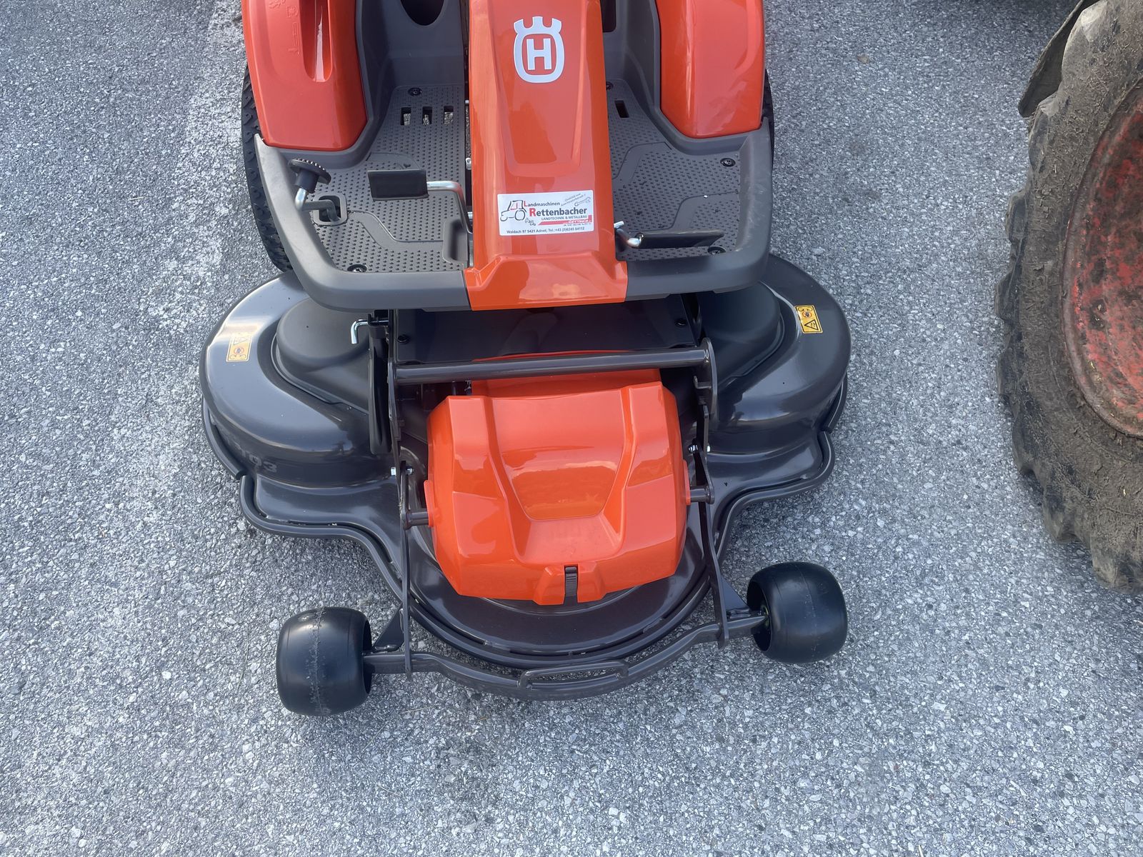 Husqvarna Rider R 214 TC 3