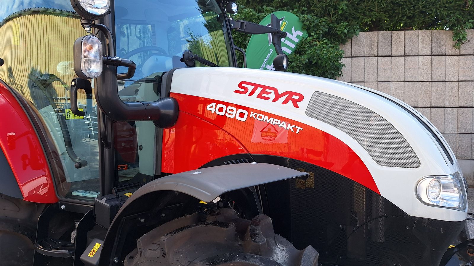 Steyr 4090 Kompakt (Stage V)  2