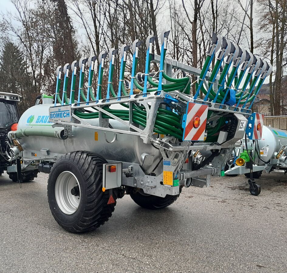 Bauer Vakuumfass V 63 mit Bomech Schleppschuhverteiler 3