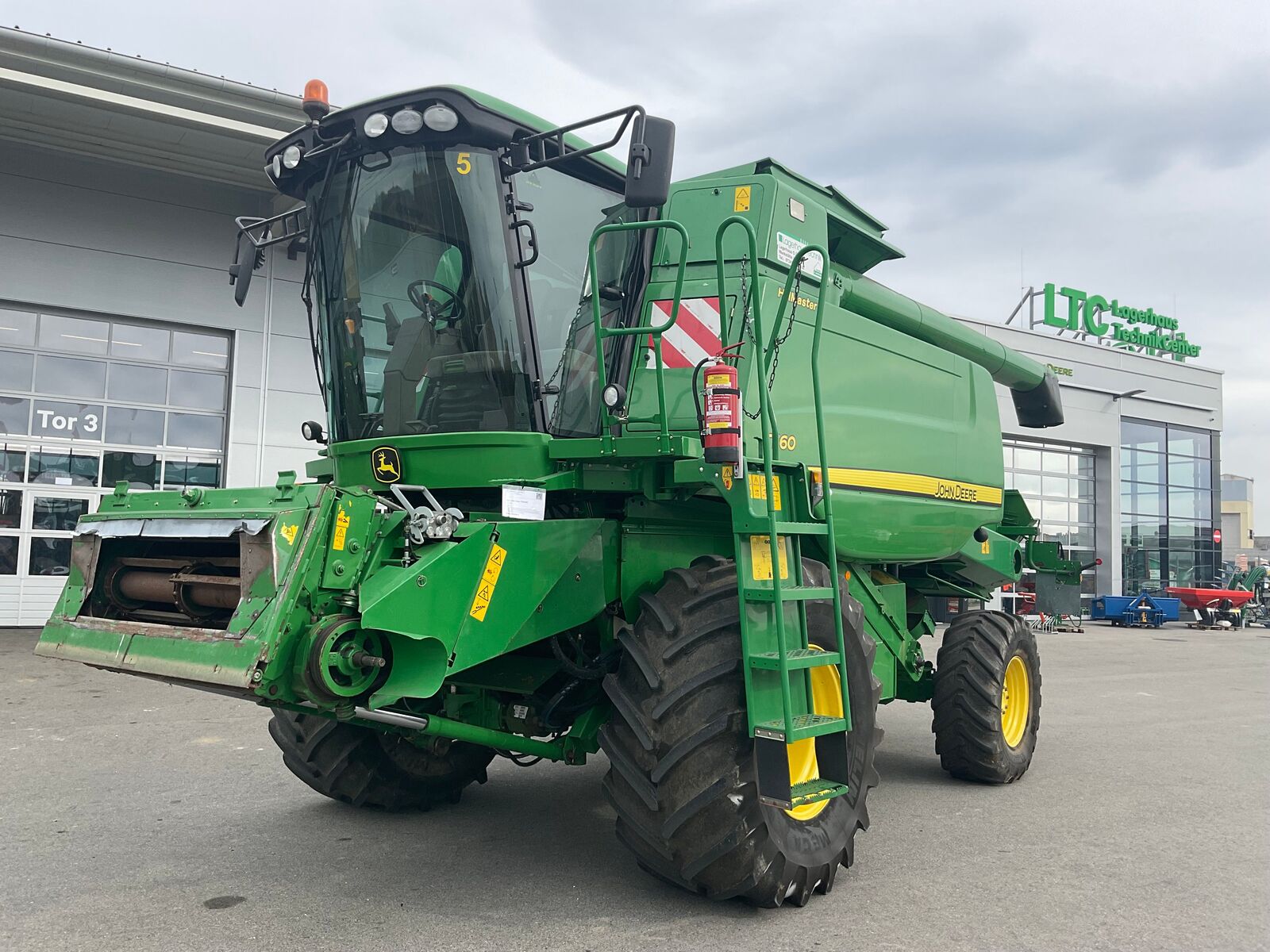 John Deere T560HM 1