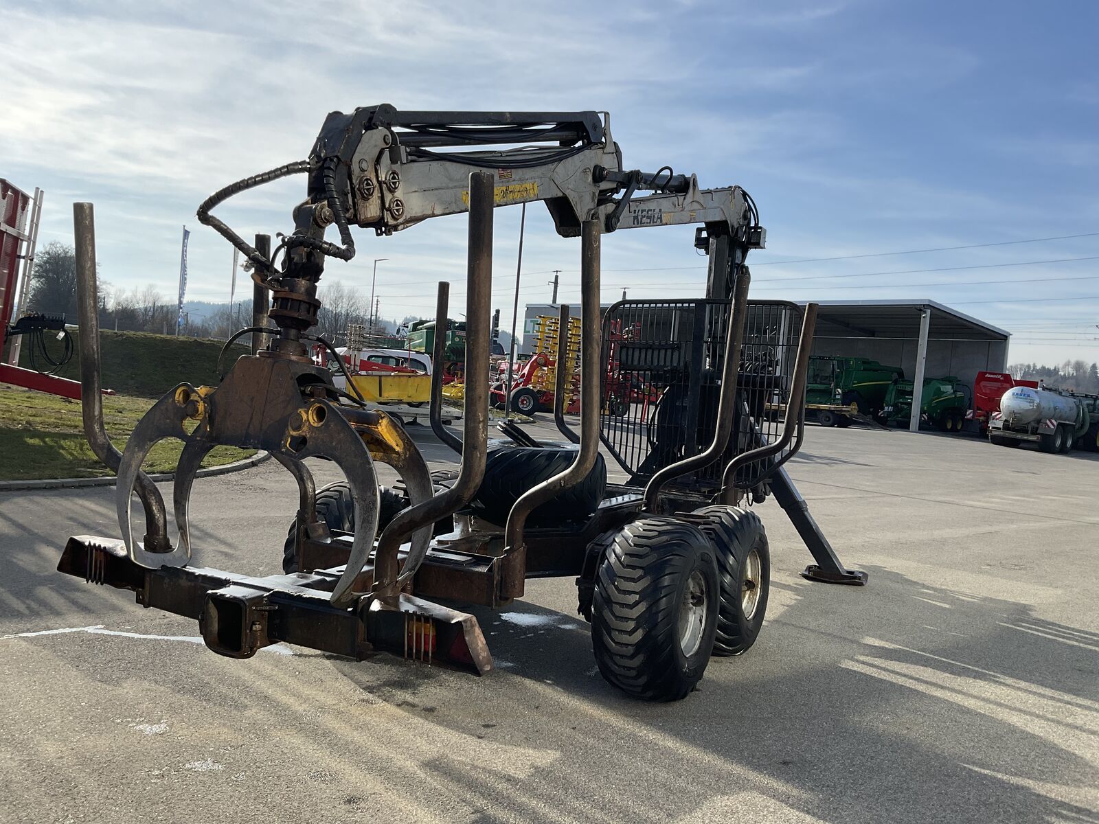 Kesla 10 HD mit Kran 305T 3