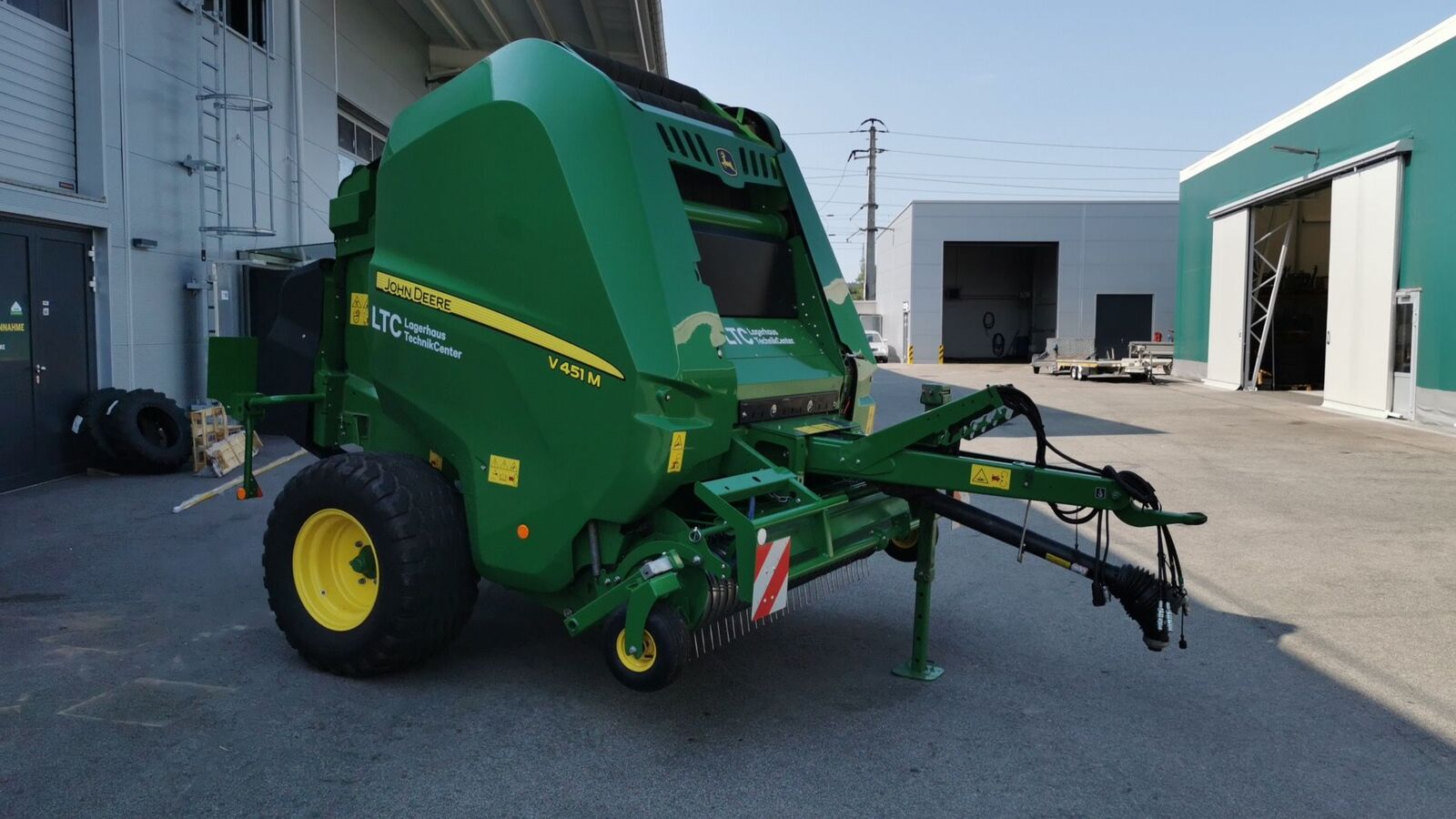 John Deere V 451 M HC25 2