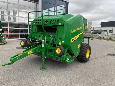 John Deere F 441 M Rundballenpresse