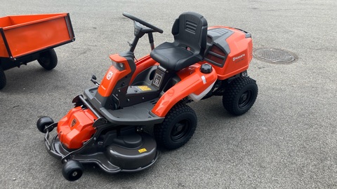 Husqvarna R 216TC AWD