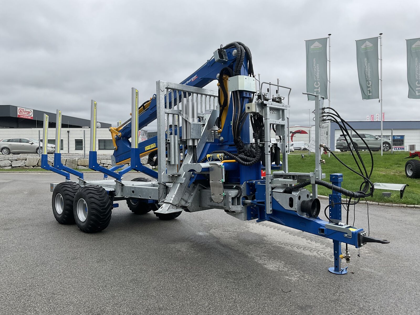  Rückewagen RW 10 Alpin  mit Kran FK7000L 2