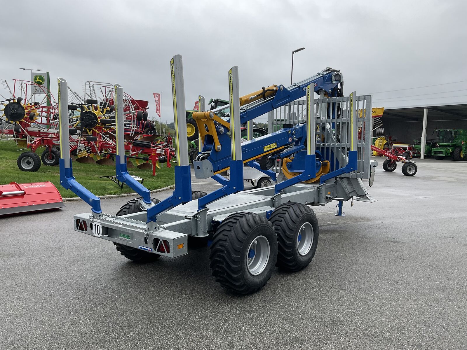  Rückewagen RW 10 Alpin  mit Kran FK7000L 3