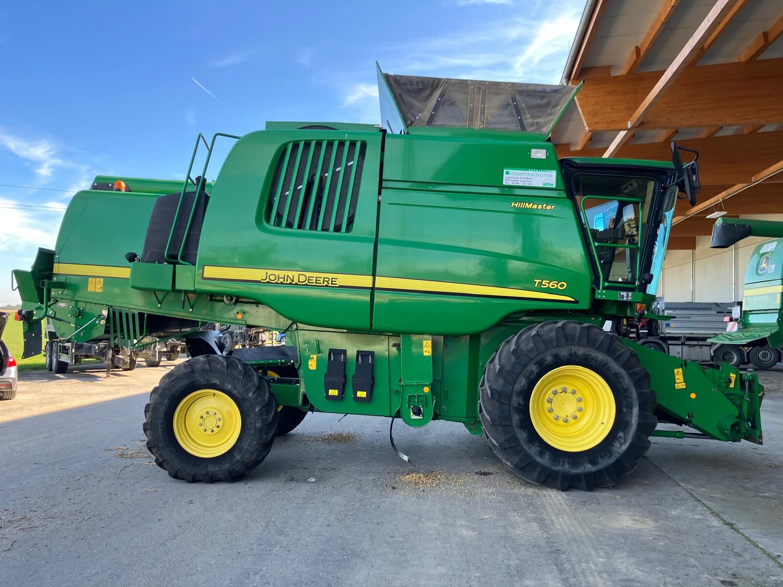 John Deere T560HM 2