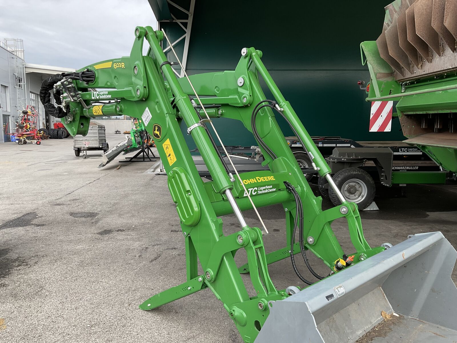 John Deere 603R Frontlader 2