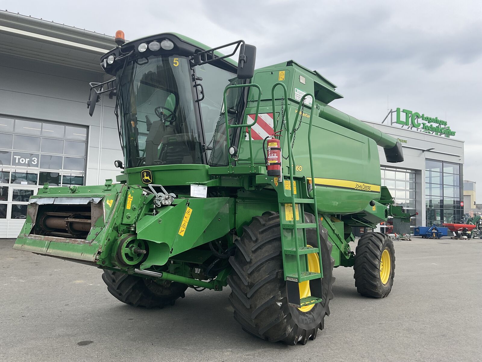 John Deere T560HM 1