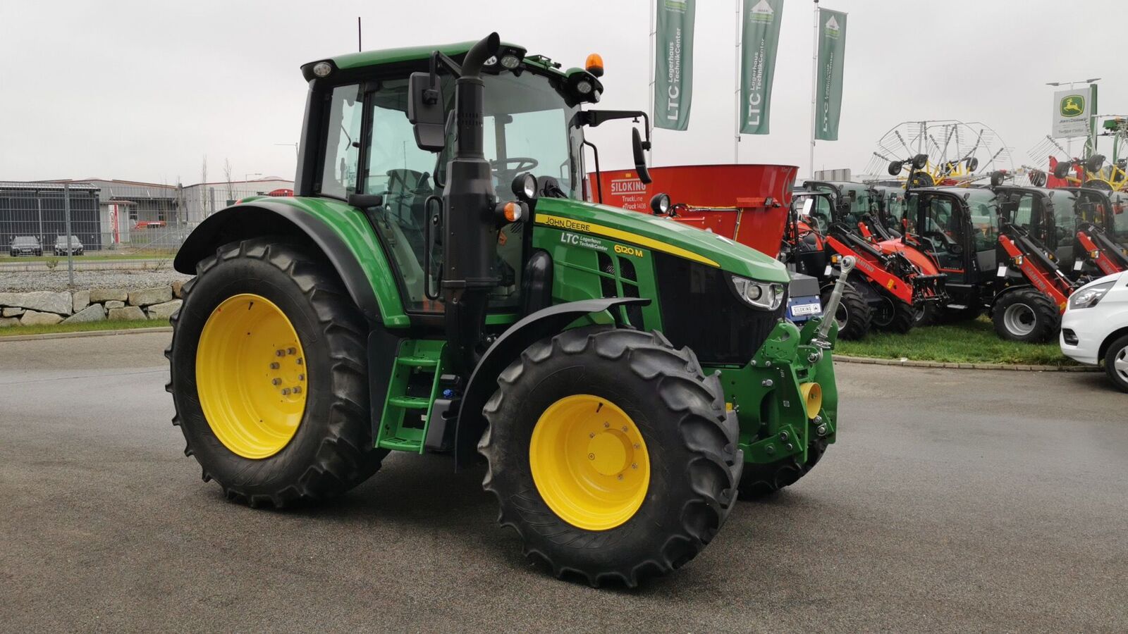 John Deere 6120M  2