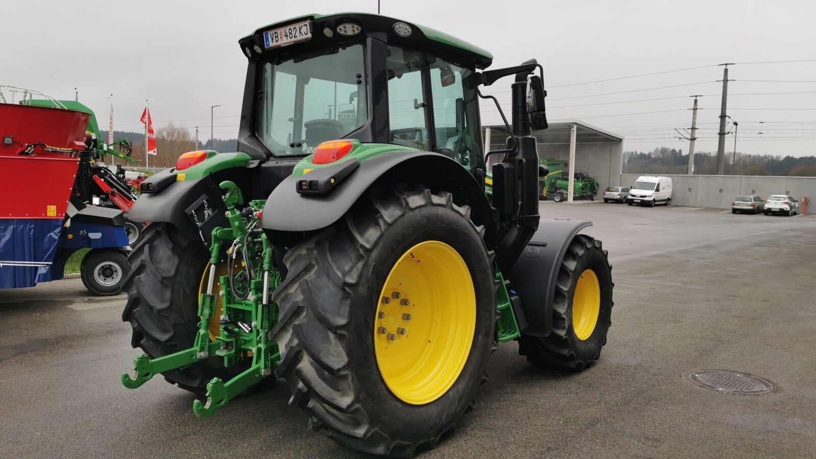 John Deere 6120M  3