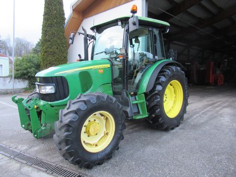 John Deere 5820