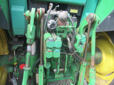 John Deere 6620