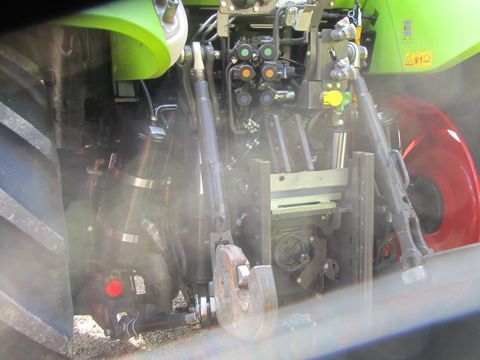 Claas Arion 440