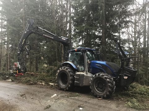 Nisula  500 H mit Valtra T174D