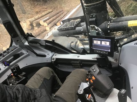 Nisula  500 H mit Valtra T174D