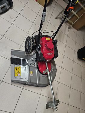 Honda UM 616 EBE